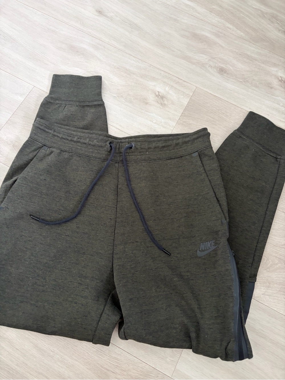 Nike tech fleece sweat pants